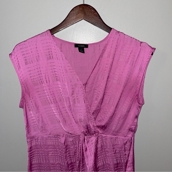 Halogen Sleeveless Blouse‎ Women's Size Medium Pink Rosebud Twist Front Top - Picture 3 of 9